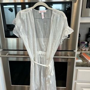 Oscar de la Renta pink label White Sheer Robe M has stains but GUC